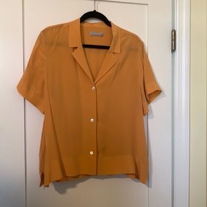 Everlane silk short sleeve notch shirt NWOT- never worn. Size 16, peach color